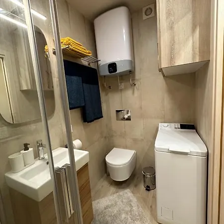 Lovely New 77 Apartment Estepona